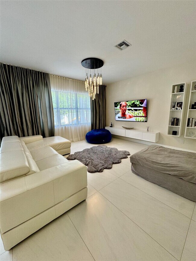 Building Photo - 4915 Whispering Way