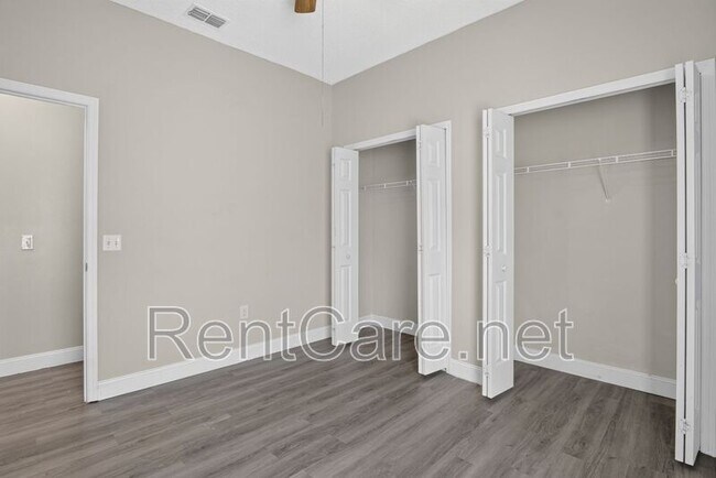 Building Photo - 121 Aurelia Ct