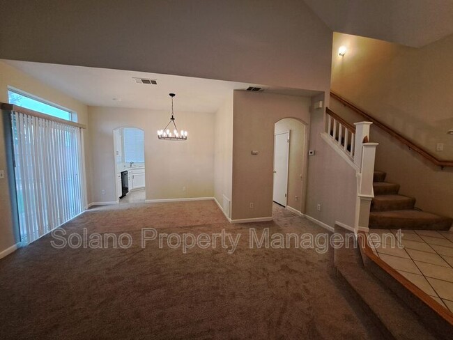 Building Photo - 849 Chateau Cir