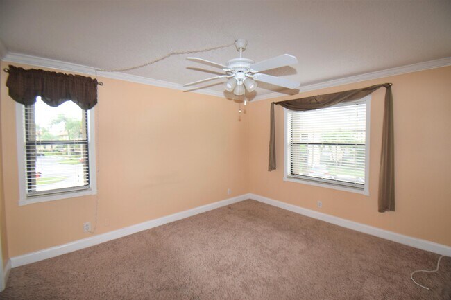 Building Photo - 7091 Golf Colony Ct