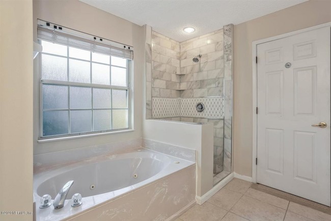 Building Photo - 1354 Runningbrook Ct