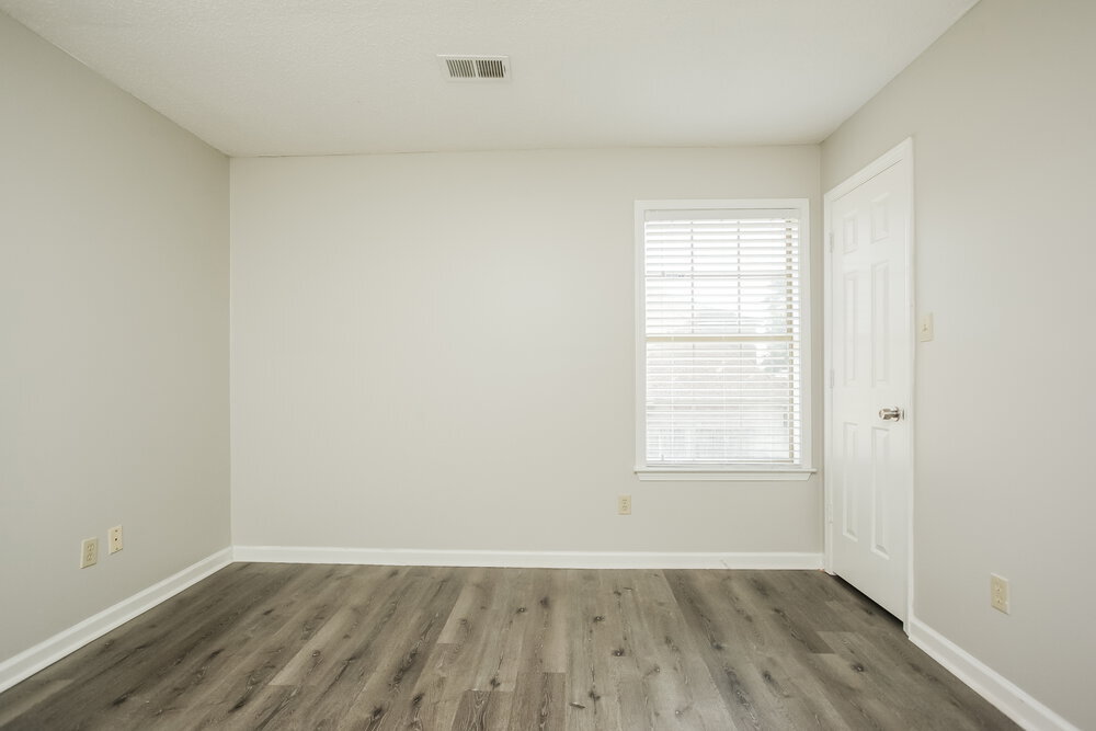 Building Photo - 4498 Whispering Bend Dr