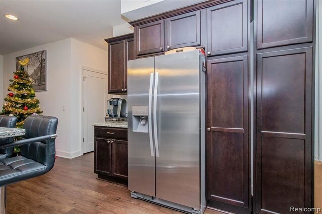 Building Photo - 1220 Diamond Court