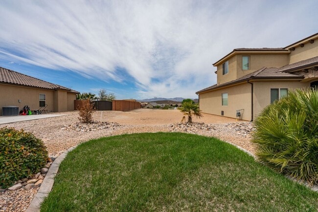 Building Photo - Stunning Home with 4 beds/2.5 baths and 3-Car Garage in Mulberry Estates