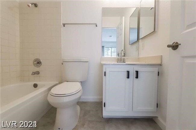 Building Photo - 2117 Chertsey Dr