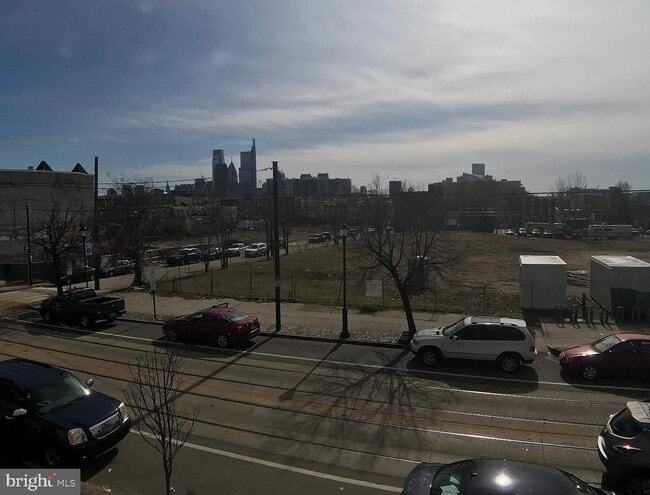 Building Photo - 2631 W Girard Ave