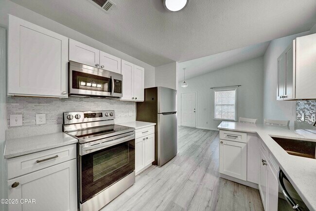 Building Photo - 2625 Lagoon Knoll Dr