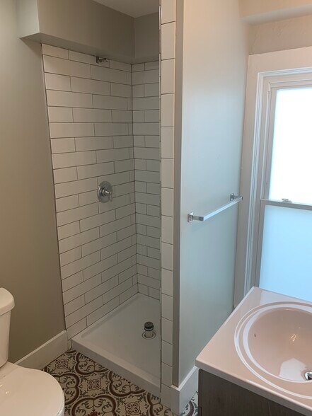 Unit 2 - 516 N Broad St