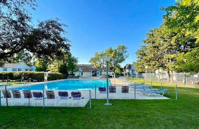 Building Photo - 613 Academy Ct