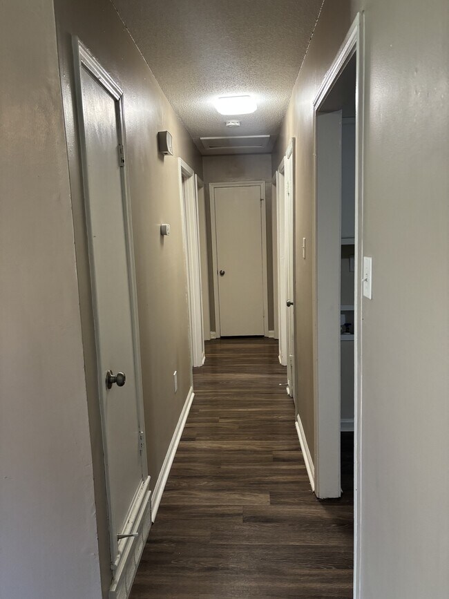 Building Photo - 5204 Breckenwood Dr