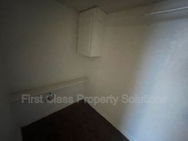 Building Photo - 1731 NW 32nd St