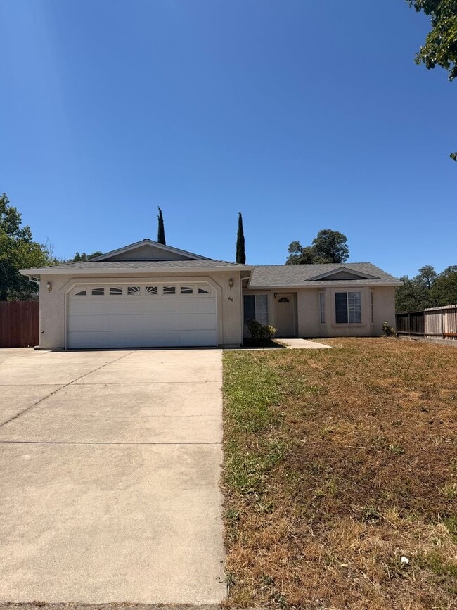 Building Photo - Updated 3-bedroom, 2-bath home in Redding