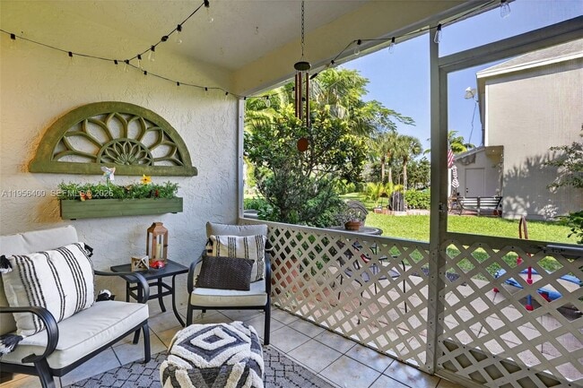 Building Photo - 8251 San Carlos Cir