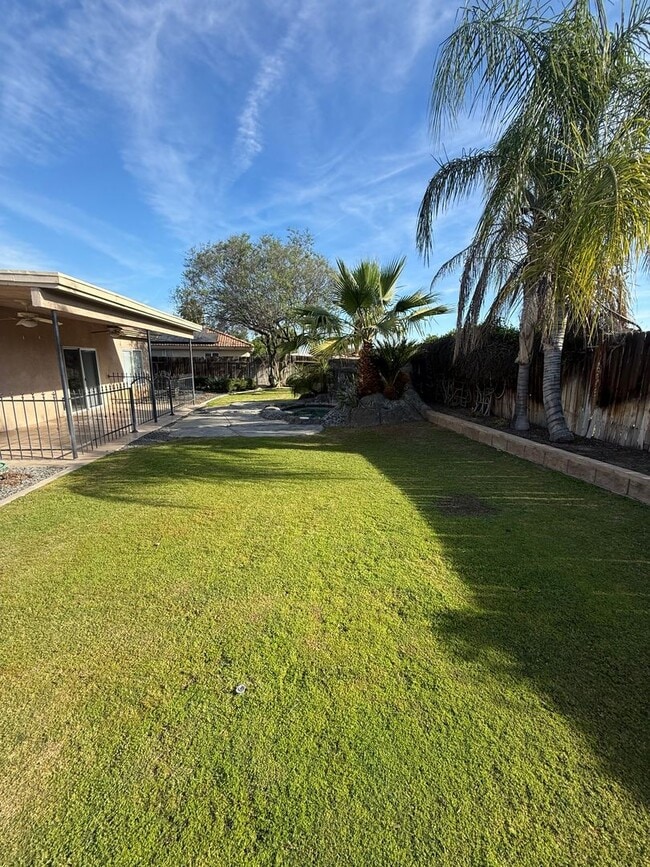 Building Photo - Elegant 3-Bedroom Home in Seven Oaks
