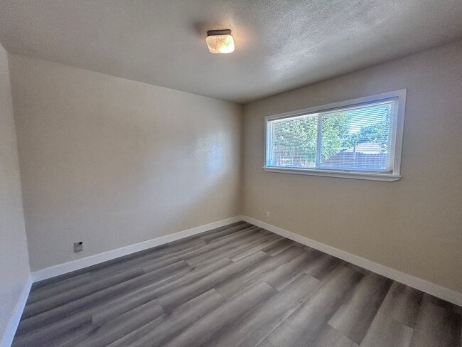 Building Photo - 208 Talisman Dr