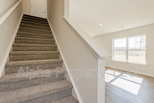 Building Photo - 816 Wolverine Ln