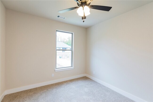 Building Photo - 2104 Dagan St