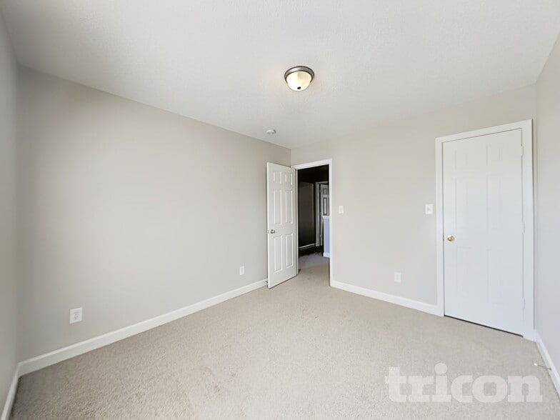 Building Photo - 7117 Red Bud Cir