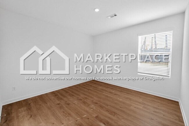 Building Photo - 3050 Rosalee Ln