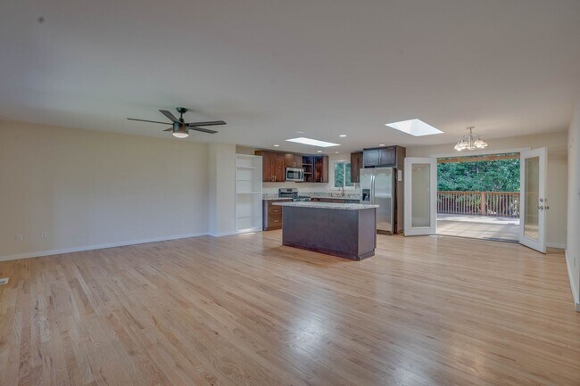 Building Photo - 2-Story, 4 Bedroom 3 Bath in Shoreline!  $3,800.00/mo.