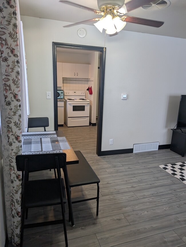 Building Photo - 211 E Jackson St