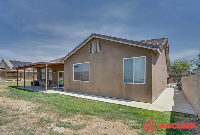 Building Photo - Fabulous Home Off Kern Canyon Rd and Mesa ...