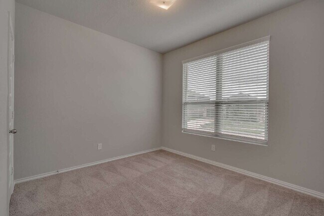 Building Photo - Charming 4-Bedroom Home in Eagle Mountain-...
