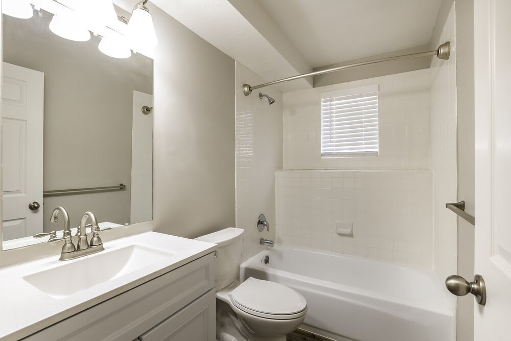 Building Photo - 7679 Sunrise Pl E