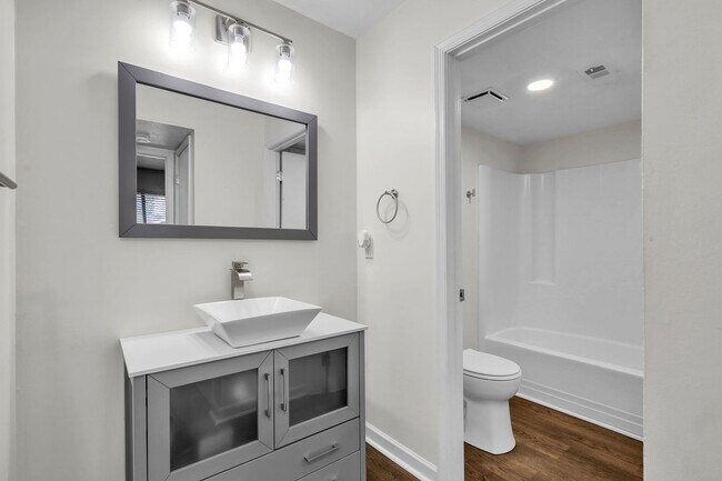 Building Photo - Almost New & Ready for you! Lovely 1 Bedroom/1 Bath Condo