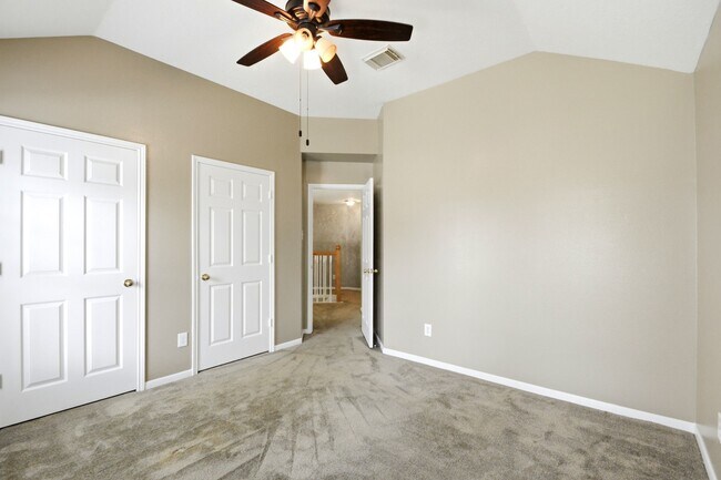 Building Photo - 2718 Honeysuckle Walk