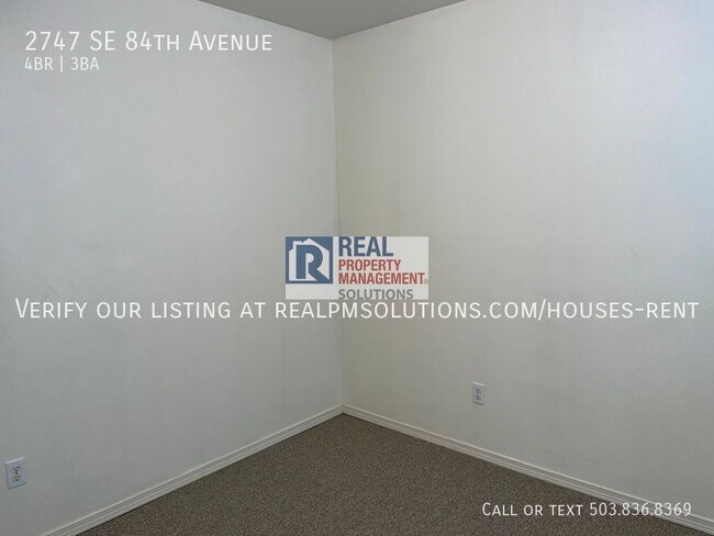 Building Photo - 2747 SE 84th Ave