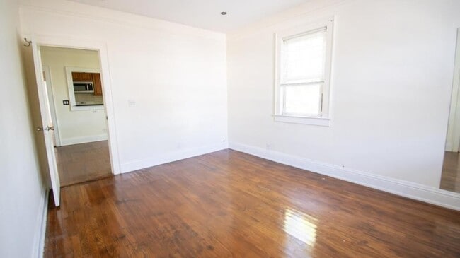 Building Photo - 840 W Seaman Ave