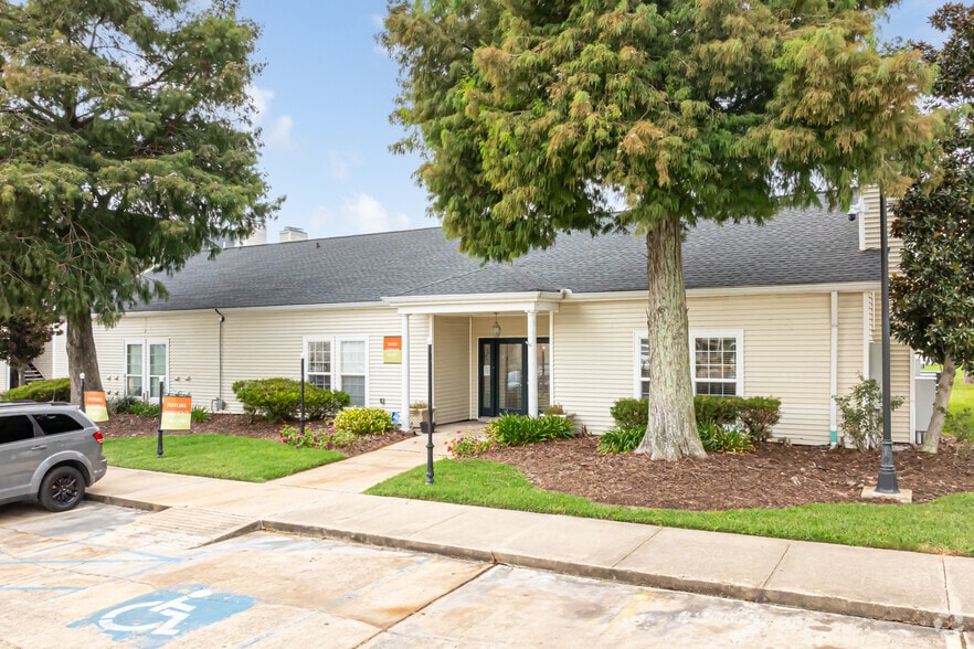 Leasing Office - Patriot Cove