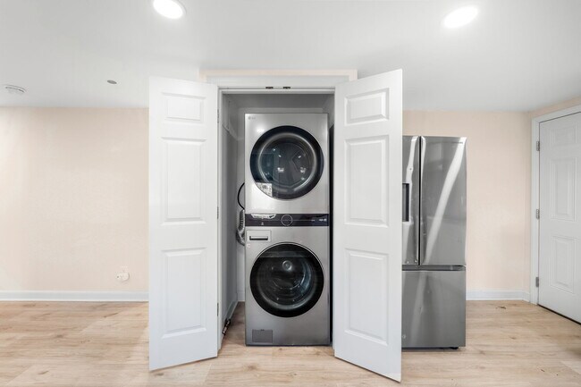 Building Photo - 2625 Booker Ave