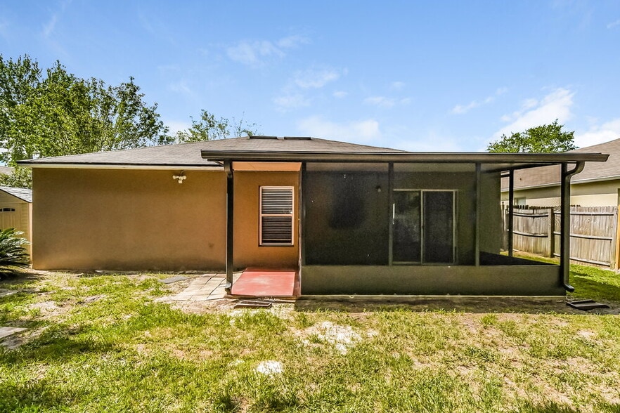 Building Photo - 3236 Carlotta Road