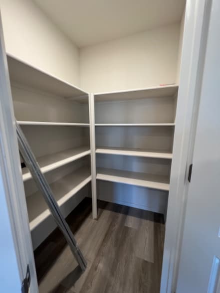 Building Photo - 13923 S Quincy St