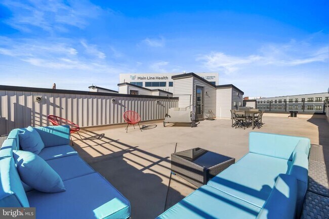 Building Photo - 908 Laurens Aly