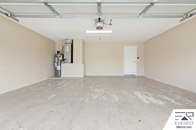 Building Photo - 39 Firethorn Ln