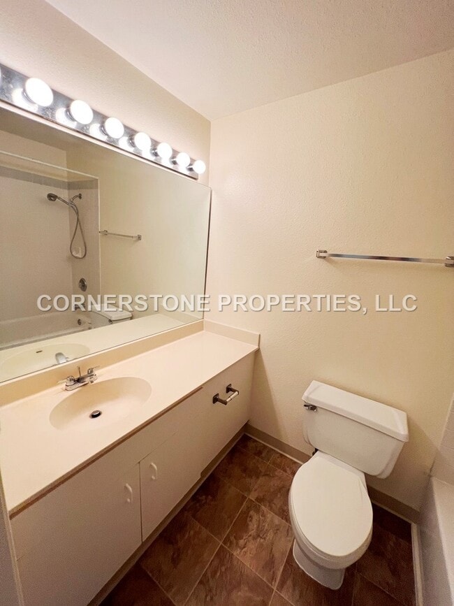 Building Photo - 94-638-533 Lumiaina St
