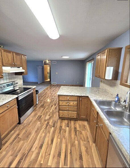 Building Photo - 8728 E Windlake Rd