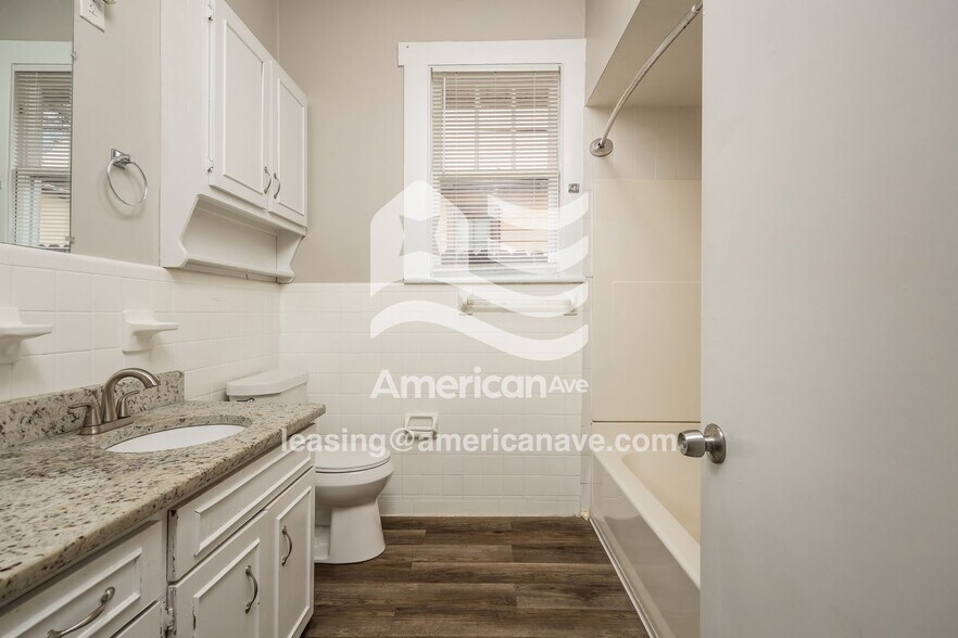 Building Photo - 1612 14th Ave