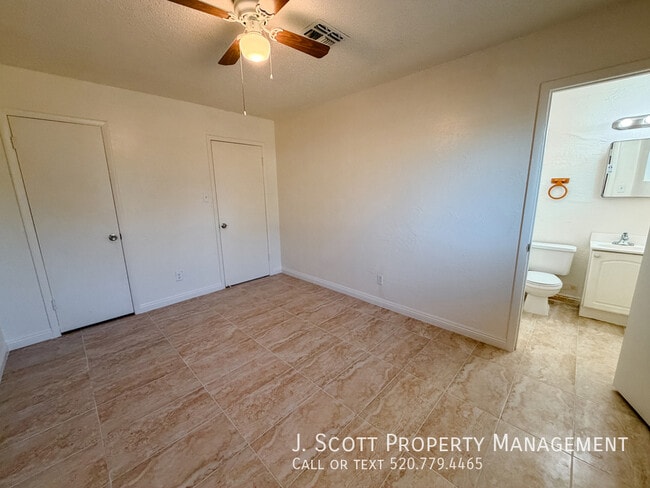 Building Photo - 6908 W Coolidge St