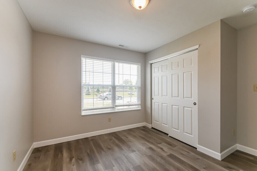 Building Photo - 1397 W Jade Dr