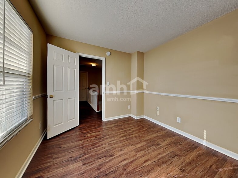 Building Photo - 539 Rockbridge Dr