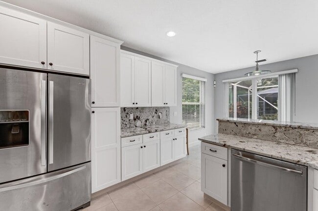Building Photo - 1019 Egret Cir N