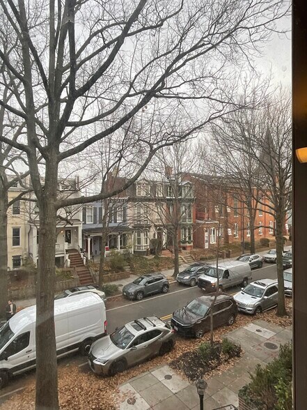 Building Photo - 120 3rd St NE