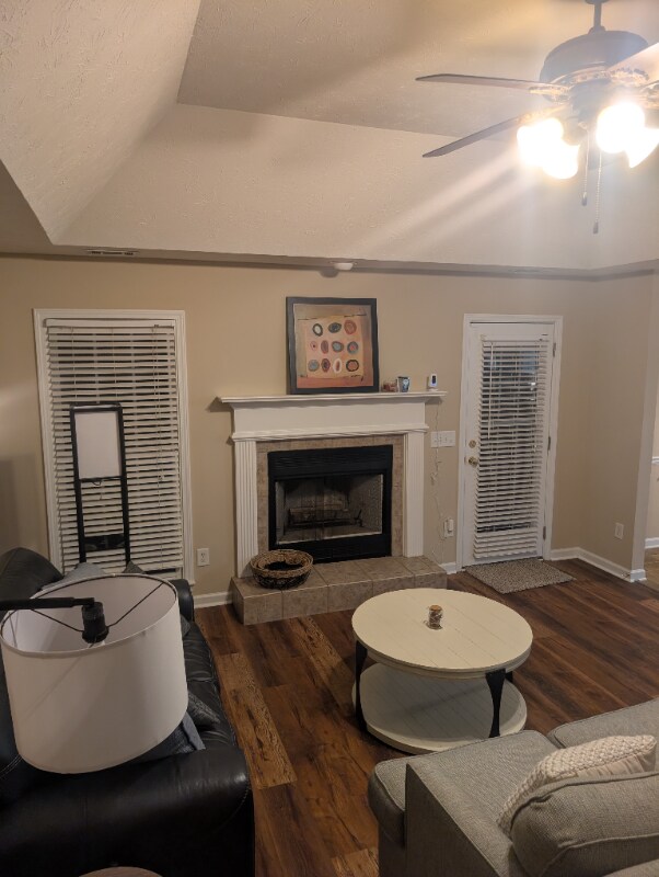 Building Photo - 1341 Bunker Ridge Ln