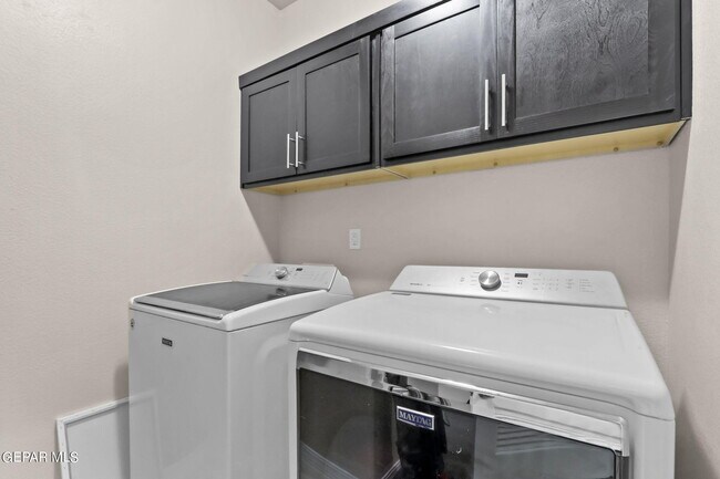 Building Photo - 629 Guy Meyers