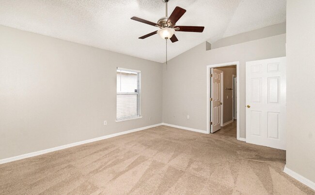 Building Photo - Coastal Living, Close to the Beaches, Comm...
