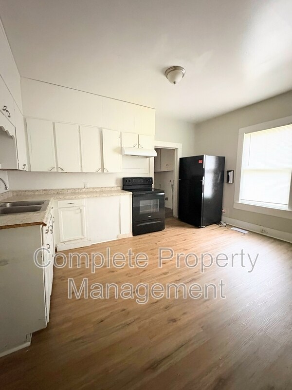 Building Photo - 4029 44th Ave N